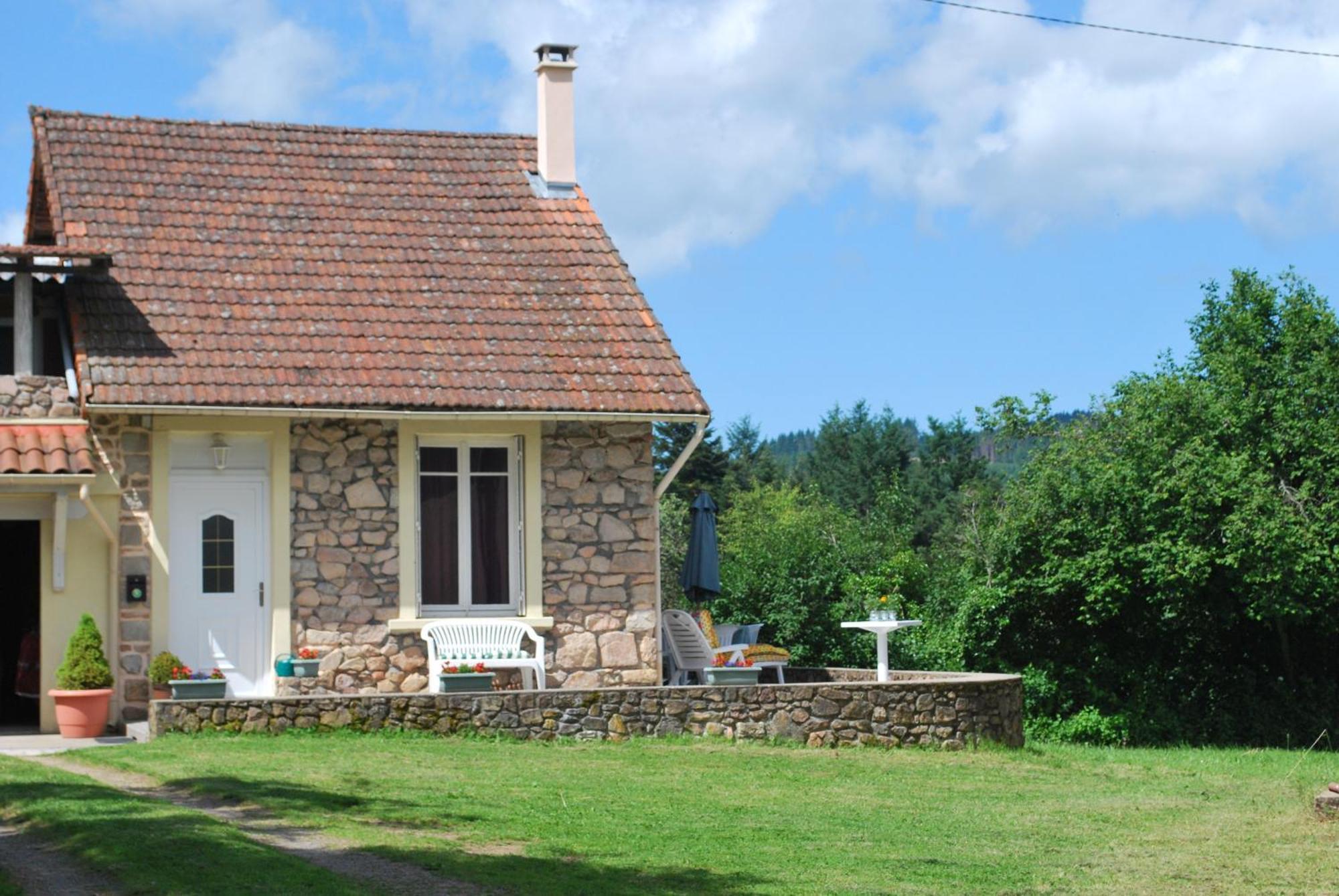 Gite Des Sapins Apartment Ranchal Exterior photo